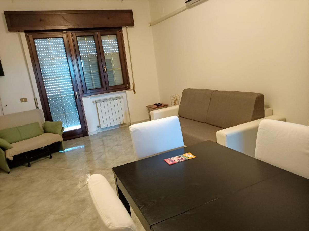 King Suite - Intera Suite Vicino Aeroporto E Fiera Di Roma Fiumicino Zewnętrze zdjęcie