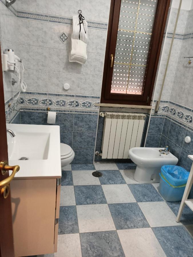King Suite - Intera Suite Vicino Aeroporto E Fiera Di Roma Fiumicino Zewnętrze zdjęcie